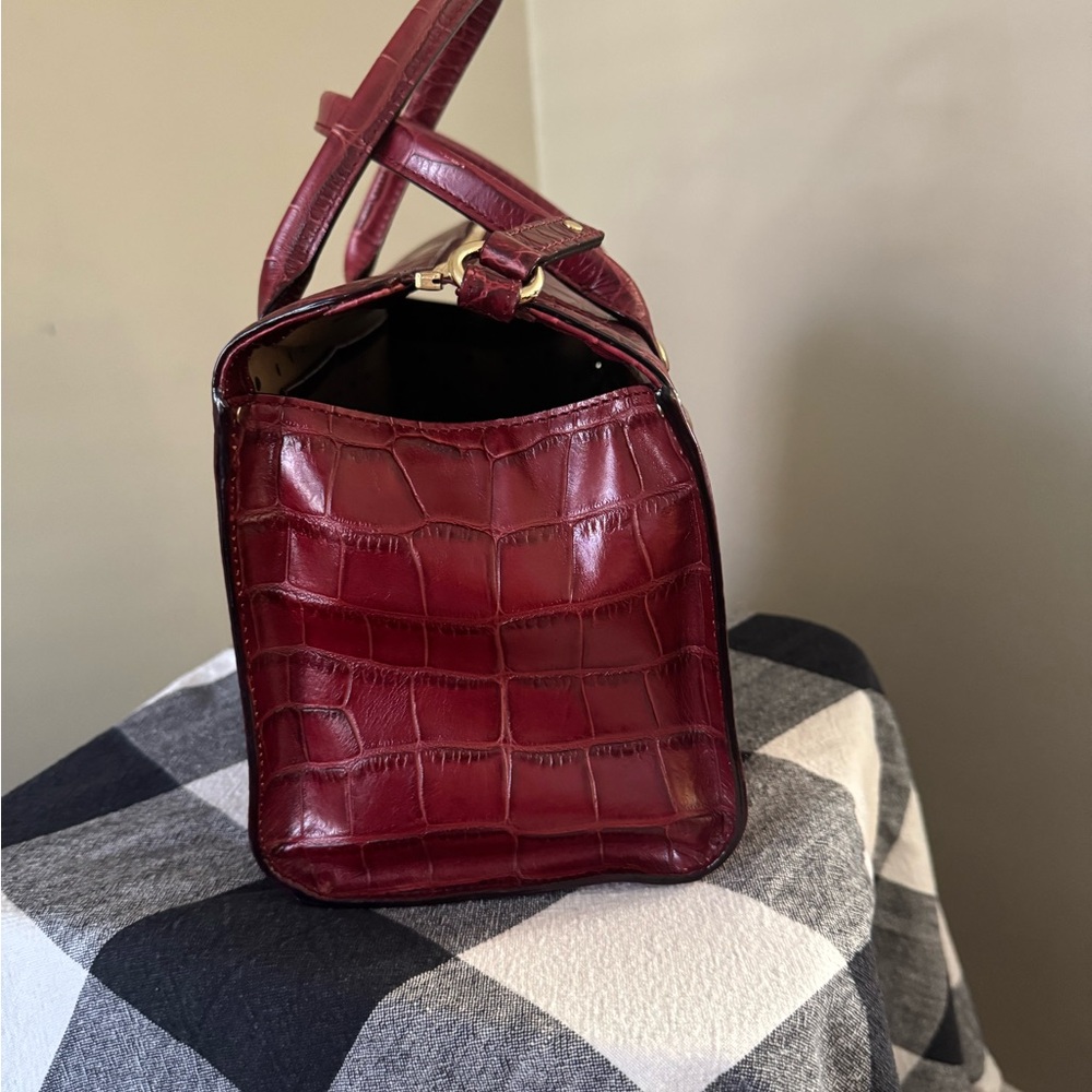 Kate Spade - Elegant Crocodile-Embossed Burgundy Handbag - Picture 6 of 7